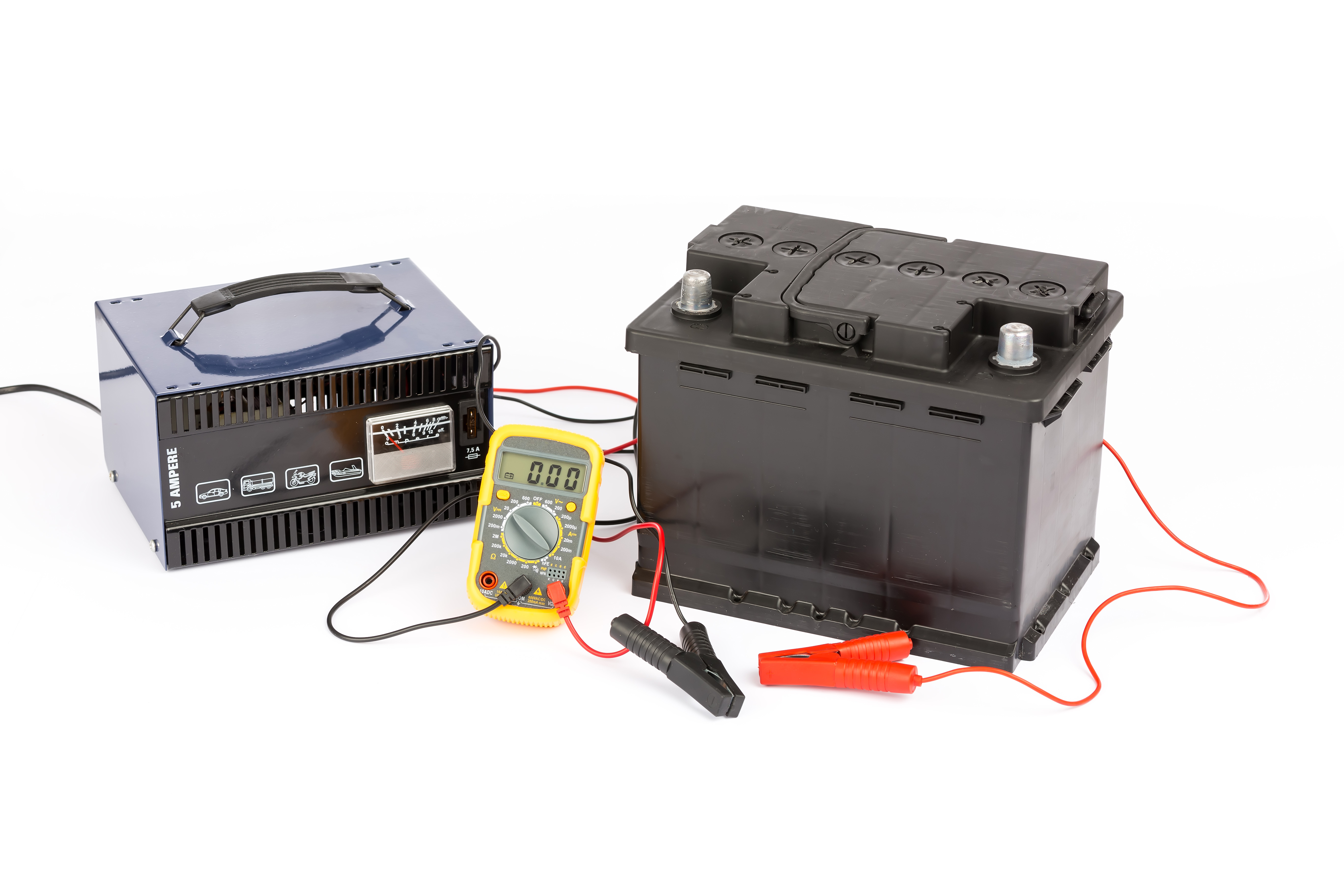 What is a safe charge rate or voltage setting for a battery used outdoors?